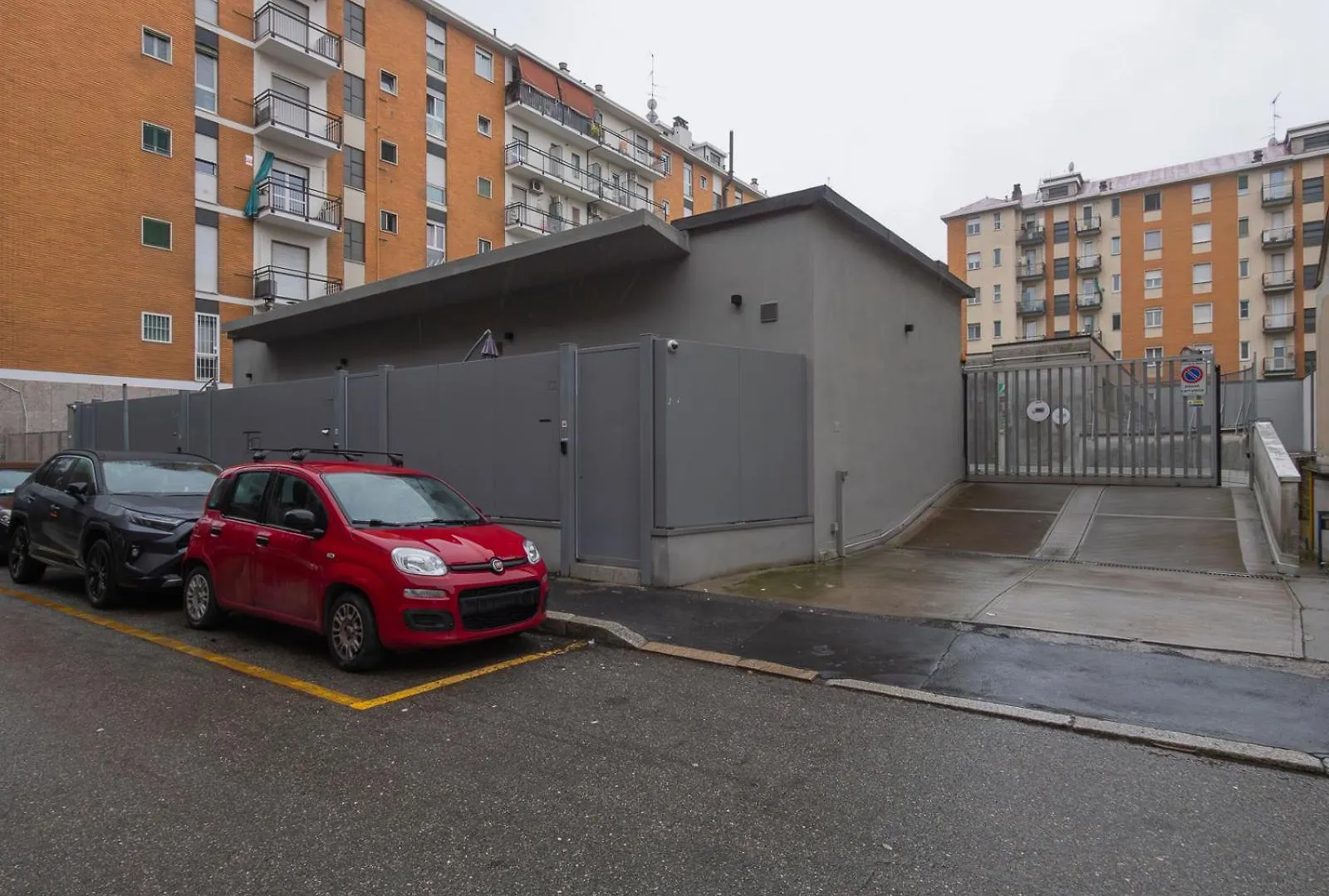 Ihost Studio - Toscanelli 10C Milan 0*,  Italy